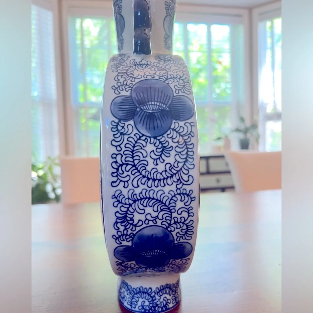 Three Hands Corp Double Happiness Chinoiserie moon flask vase w/ rounded handles - Picture 4 of 4